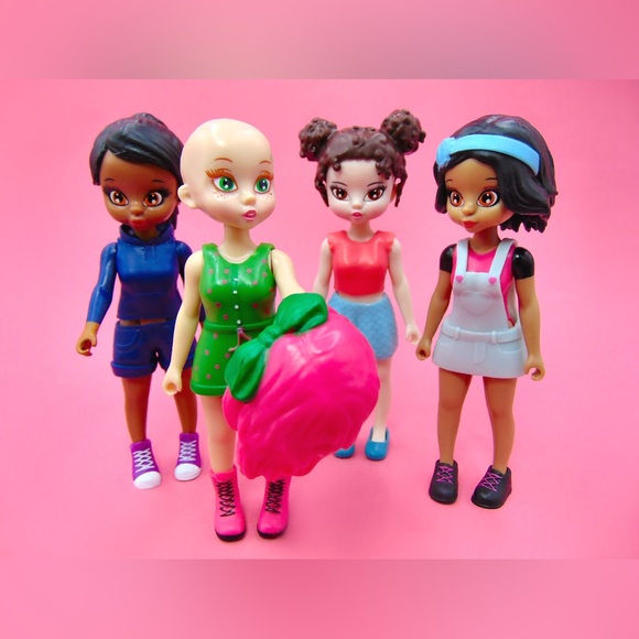 👛 FRIENDS FOREVER “IHA” DOLL 👛 - Picture 2 of 3